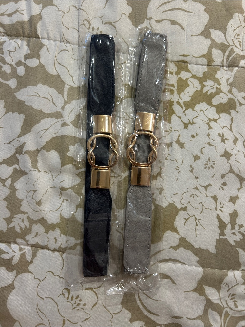 Women's Faux Leather Elastic Waist Belts with Gold Ring Accent - Navy & Gray